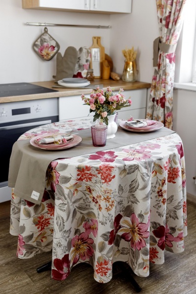 Скатерть Цветок бордо 200x200 см La Nuit 