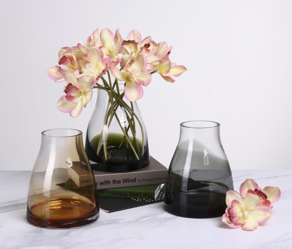 Ваза Wrzesniak Glassworks Яншо 18 см янтарная 