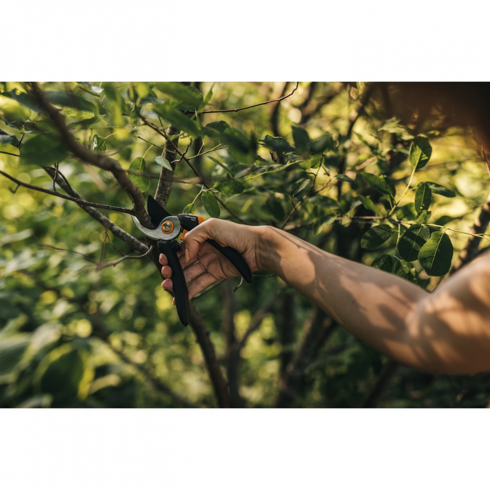 Секатор плоскостной Fiskars Solid P 321 (1057162)