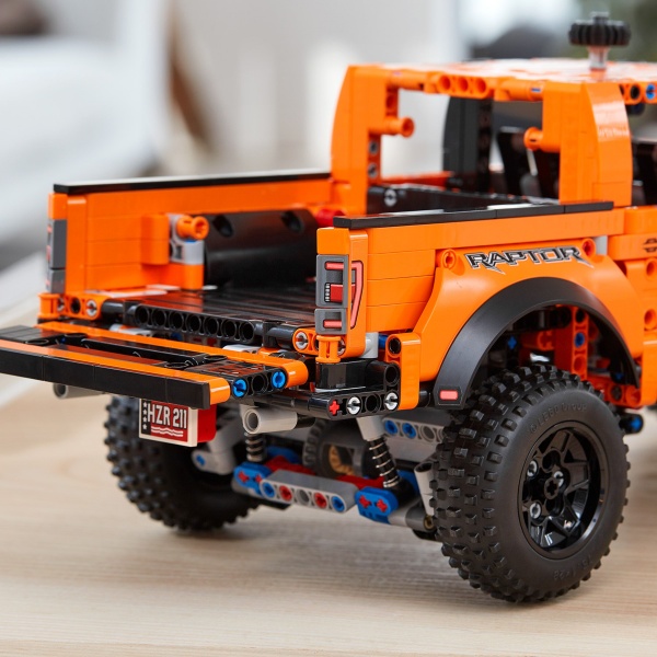 Конструктор LEGO Technic Ford® F-150 Raptor 42126