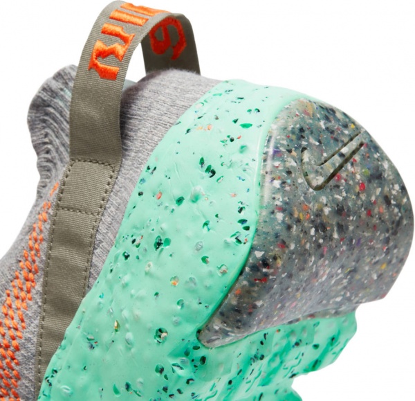 Кроссовки Nike SPACE HIPPIE 04 CZ6398-020 р.US 8,5 серый