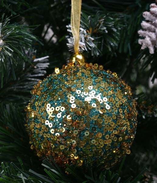 Елочная игрушка в форме шара с пайетками и блестками CAA126140 8 см 