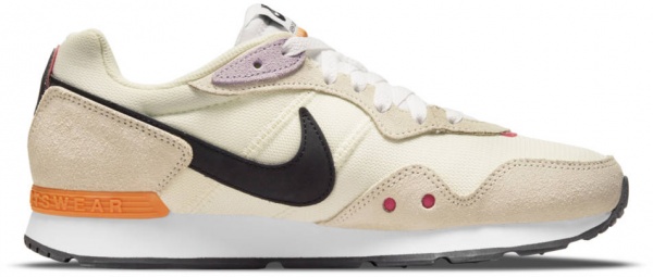 Кросівки Nike Venture Runner CK2948-107 р.US 6 бежевий