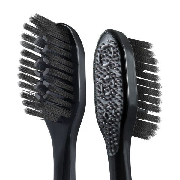 Зубная щетка Colgate 360 с древесным углем многофункциональная средней жесткости 2 шт.