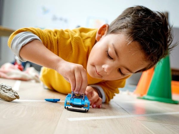 Конструктор LEGO City Спортивный автомобиль 60285