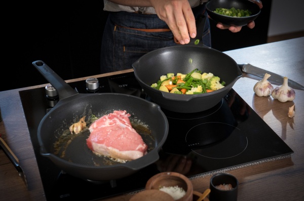 Сковорода Robusto 24 см E2490444 Tefal