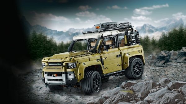 Конструктор LEGO Technic Land Rover Defender 42110
