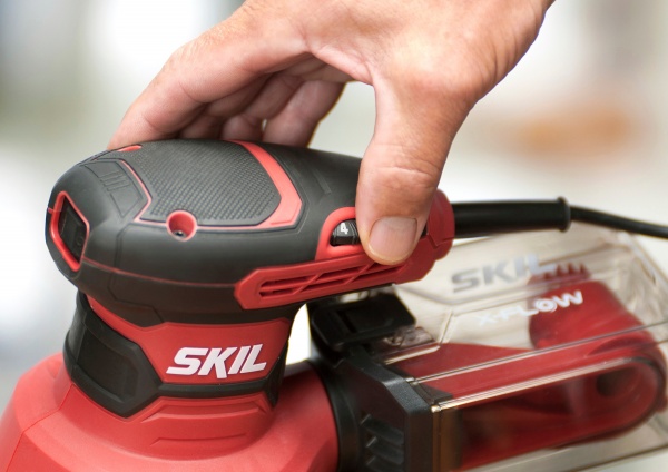 Ексцентрикова шліфмашина SKIL SR1E7471AA