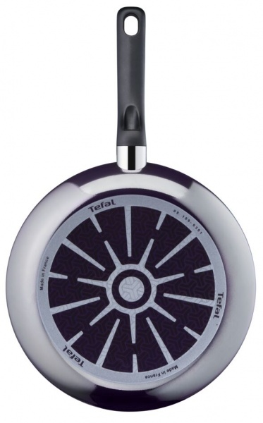 Сковорода RESIST 28 см D5260632 Tefal