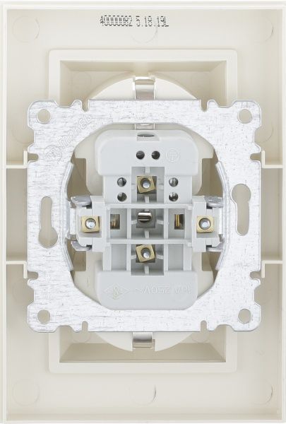 Розетка подвійна із заземленням Makel Karea без шторок без кришки слонова кістка