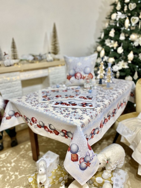Скатерть Цветочное Рождество 137x180 см Limaso 