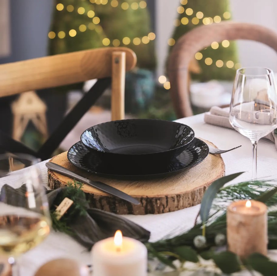 Тарелка обеденная Luminarc Pampille Black 25 см Q4618