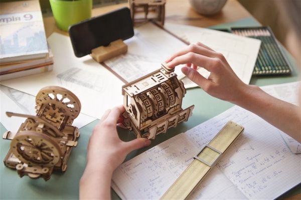 Деревянный 3D-конструктор UGEARS Счетчик