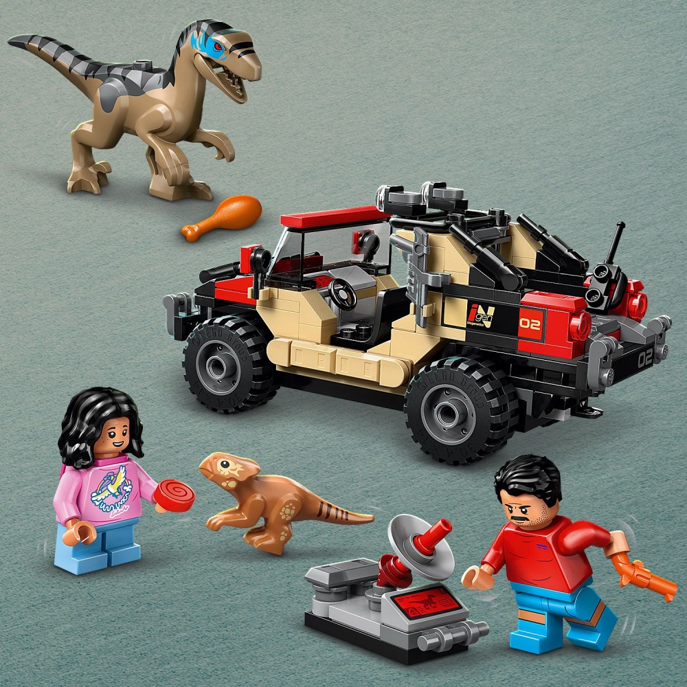 Конструктор LEGO Jurassic World Бегство по бездорожью от раптора 76972