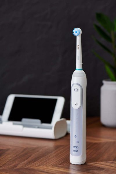 Електрична зубна щітка Oral-B Genius8000