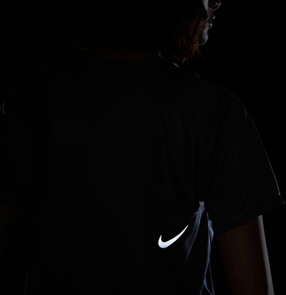 Футболка Nike W NK FAST DF SS TOP DD5927-010 р.L чорний