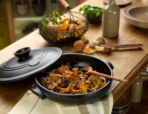 Сотейник с крышкой Flame 29,5 см черный 794593 Emile Henry