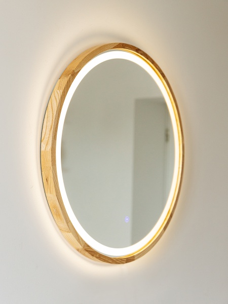 Зеркало со встроенной подсветкой Luxury Wood Perfection Slim LED ясень натуральный D650 мм 