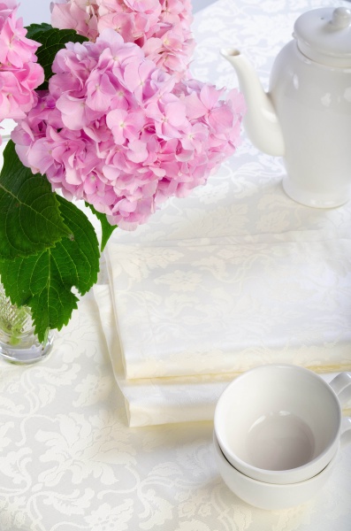 Скатертина Версаль 118-23/00 150x220 см молочний крем Едельвіка 