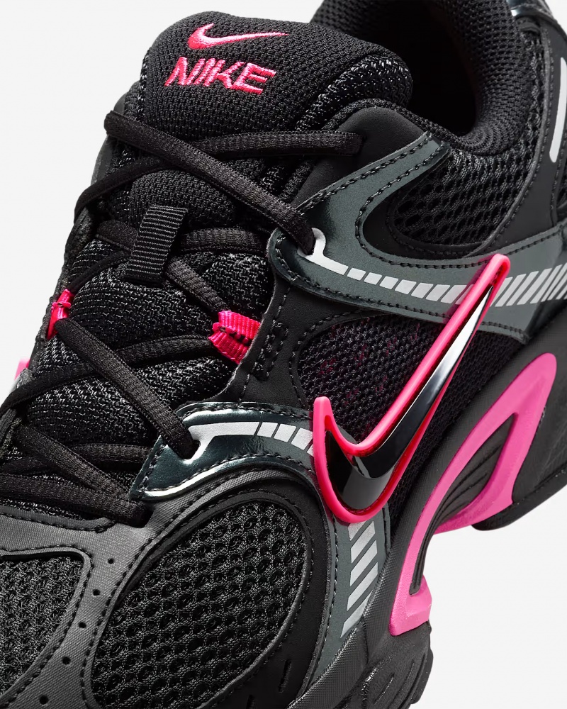 Кроссовки Nike NIKE V5 RNR HQ7901-002 р.40,5