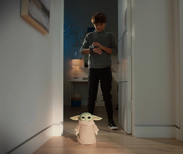 Игрушка интерактивная Mattel Малыш Йода с функционалом 