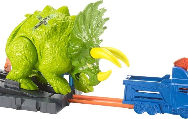 Игровой набор Hot Wheels Опасный Трицератопс GBF97