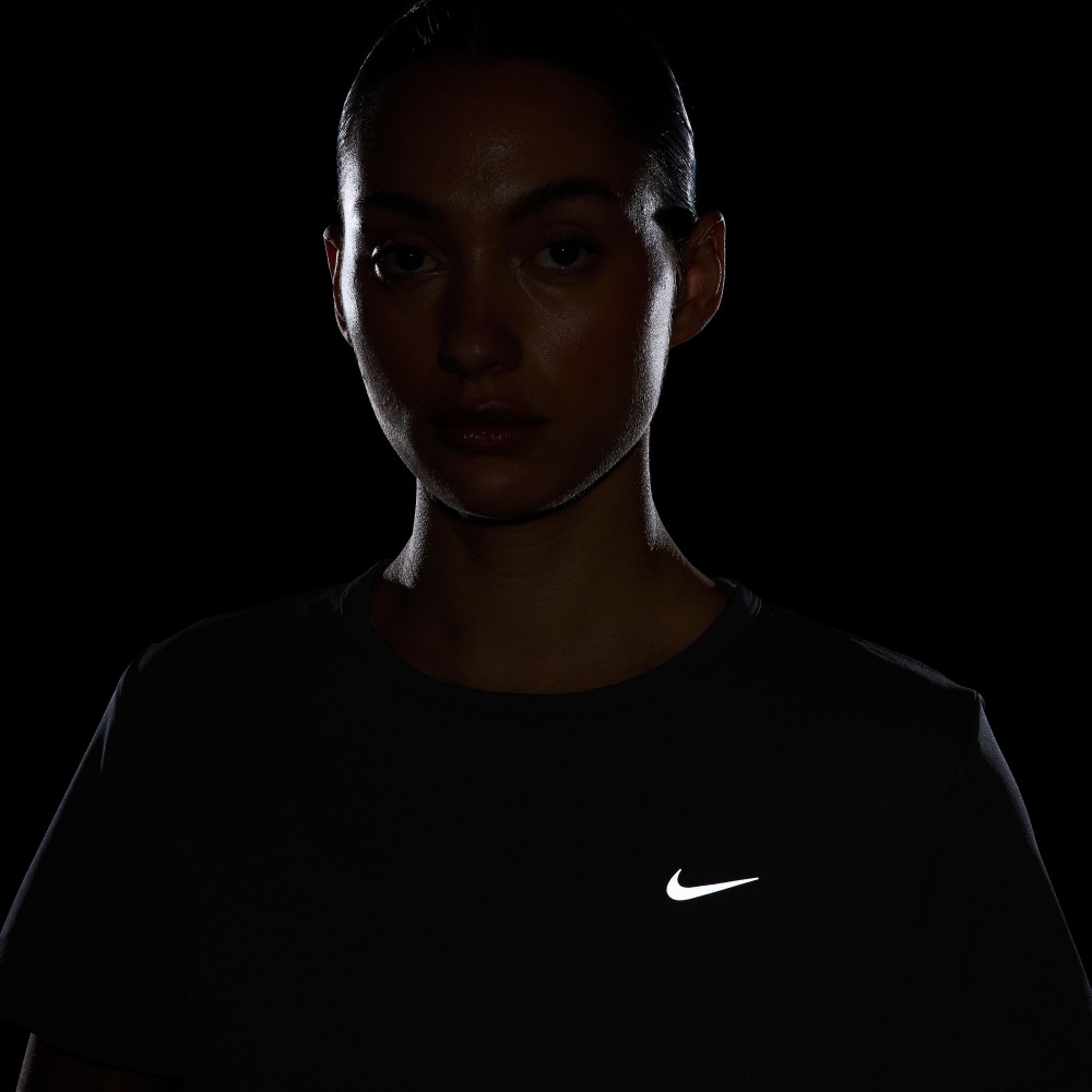 Футболка Nike W NK TEMPO DF SS TOP HQ0648-010 р.L черный