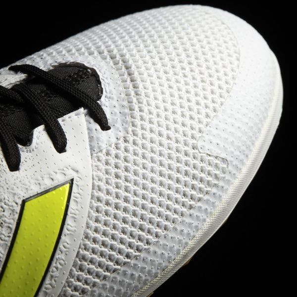 Бутси Adidas ACE TANGO 17.3 CG3707 р. UK 7,5 білий