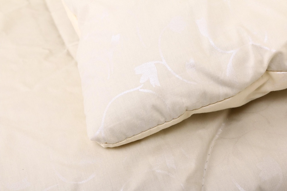 Ковдра верблюжа стьобана 140x205 см Ярослав бежевий