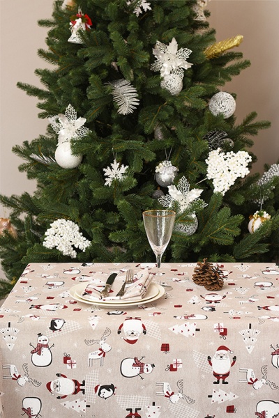 Скатерть Новогодняя 120x136 см бежево-красный Прованс 