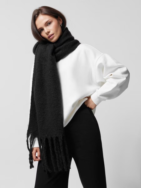 Шарф Outhorn OTHAW23ASCAF008-20S OS черный