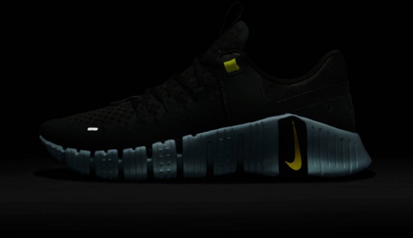 Кроссовки Nike NIKE FREE METCON 5 DV3949-300 р.43 хаки