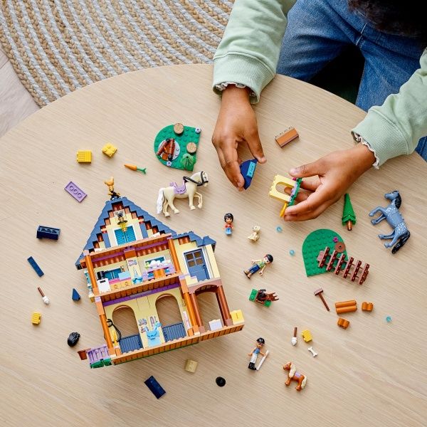 Конструктор LEGO Friends Лесной клуб верховой езды 41683