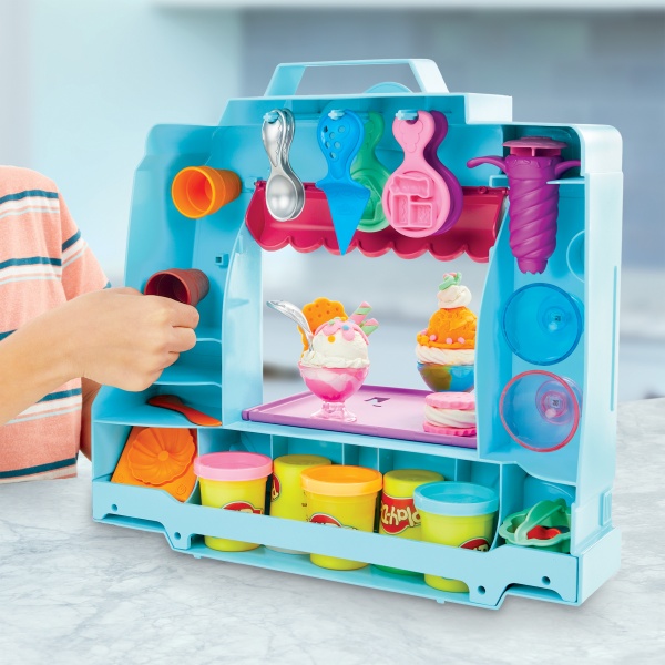 Ігровий набір Play-Doh Вантажівка з морозивом F1390