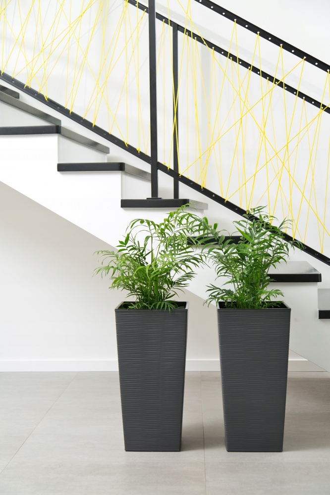 Вазон пластик Finezja DLUTO 25х25х47 квадратный графит 11 л Lamela (9505890)