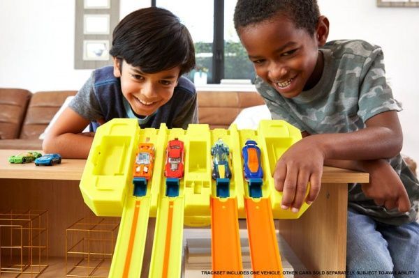 Трек Hot Wheels Грандіозні трюки GLC95