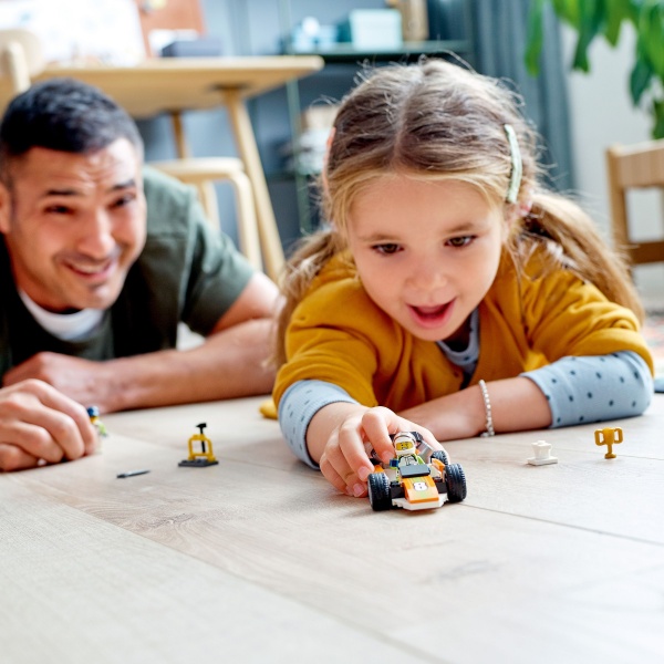 Конструктор LEGO City Гоночный автомобиль 60322