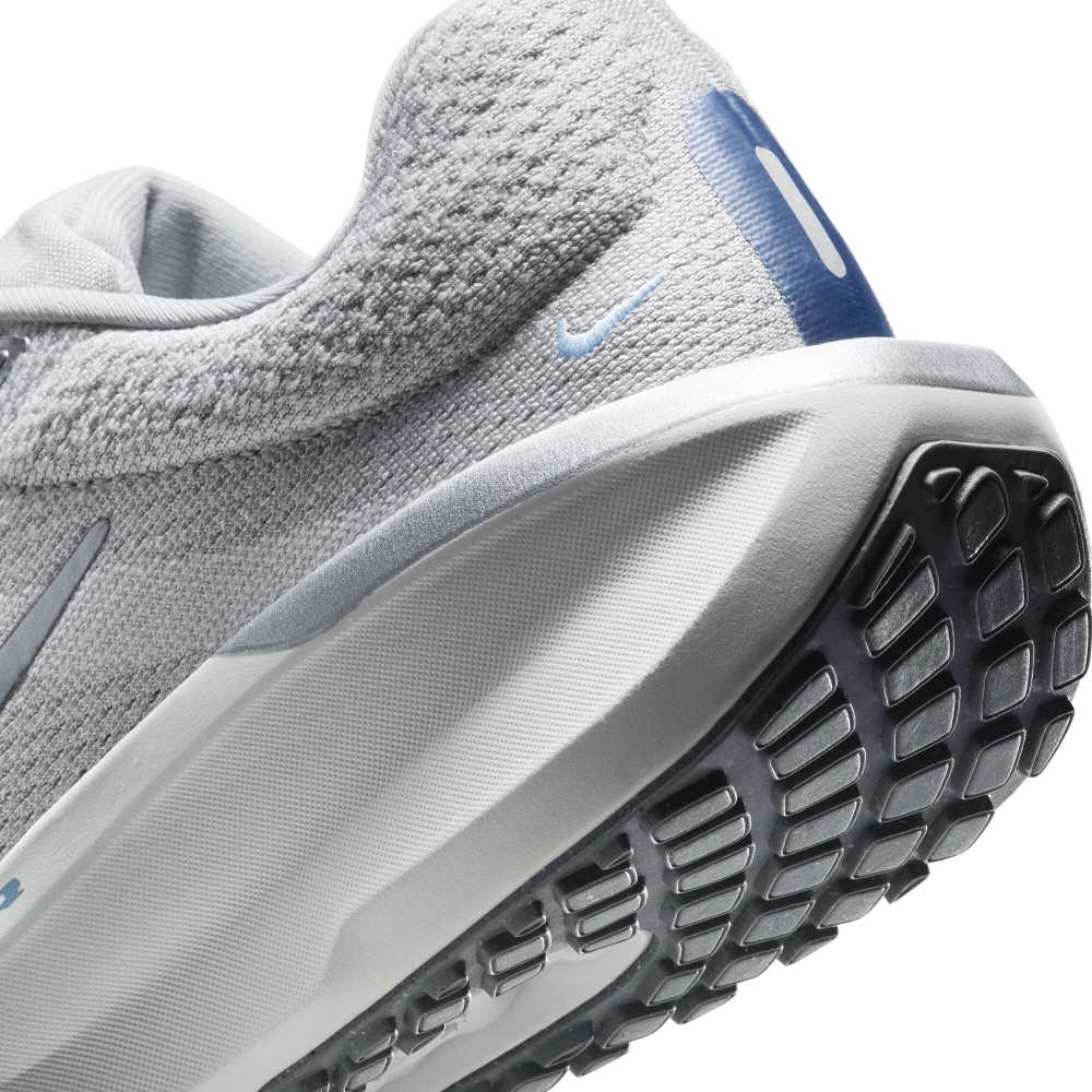 Кросівки жіночі Nike WINFLO 11 FJ9510-005 р.37,5 сірі