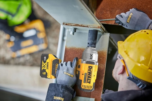 Гайковерт ударний акумуляторний DeWalt DCF900N