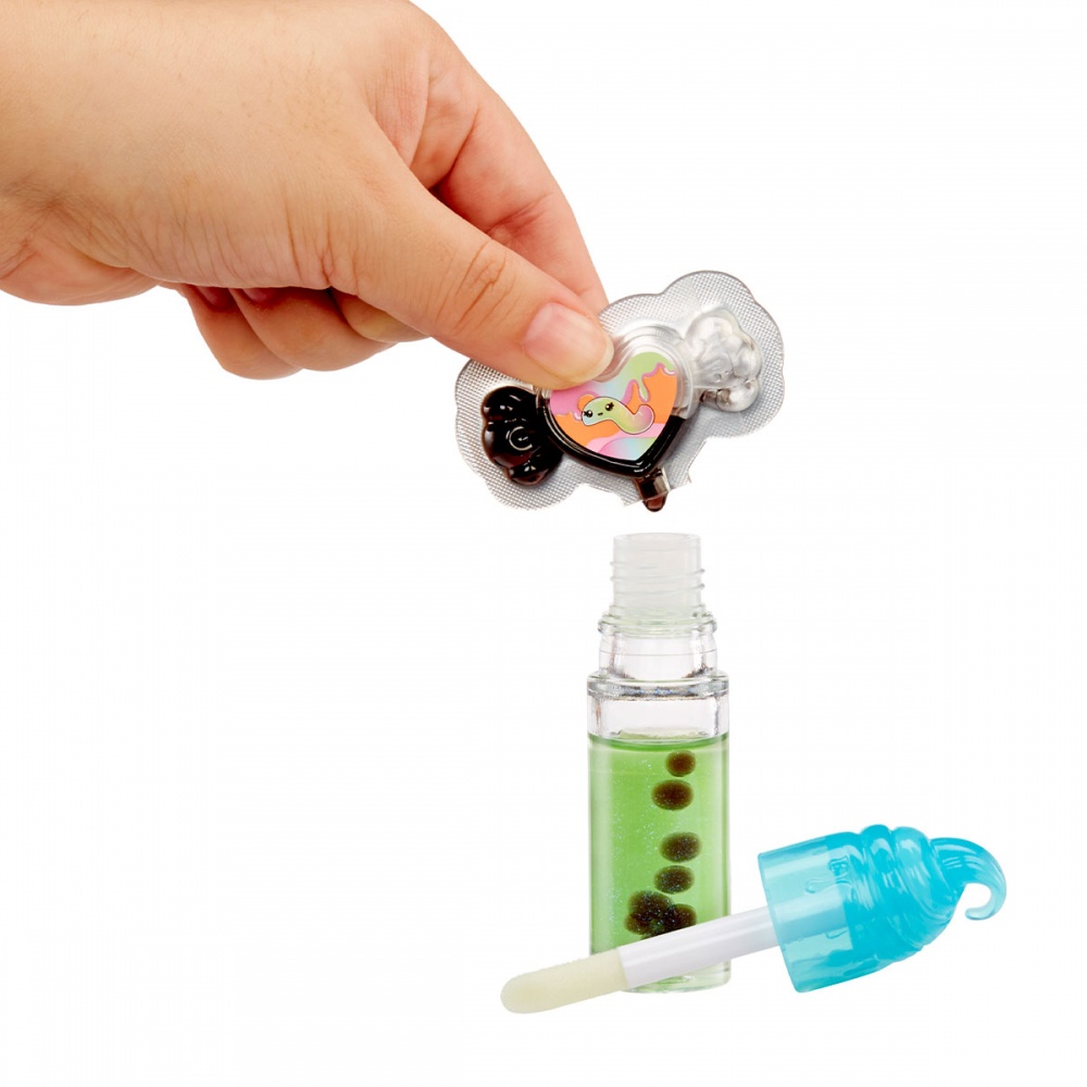 Игровой набор Yummiland с куклой и блеском для губ Саша Сауэрвормс 545781