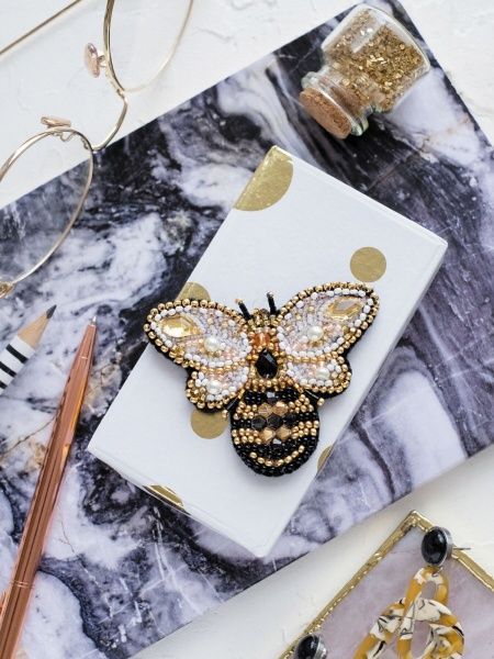 Набор для вышивания бисером украшения на натуральном художественном холсте Золотая пчелка AD-066 70 x 55 мм