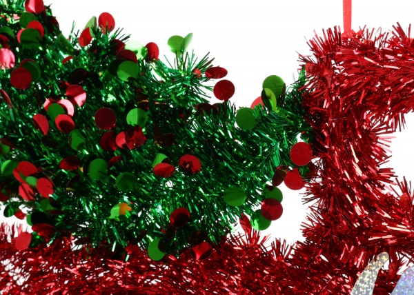 Елочная игрушка в форме автомобиля с мишуры 64х26х2см 