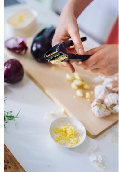 Пресс для чеснока 1028361 Fiskars