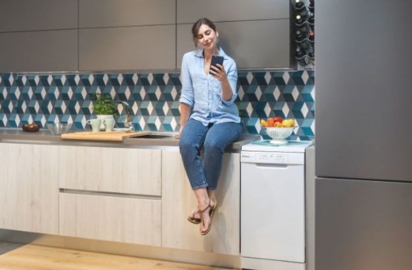 Посудомийна машина CDPH 2L949W