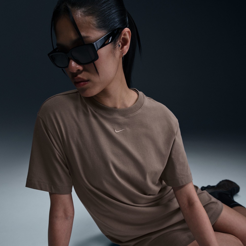 Платье Nike W NSW ESSNTL SS DRESS TSHRT DV7882-233 р.S бежевый