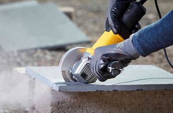 Болгарка (угловая шлифмашина) Stanley FatMax FMEG220