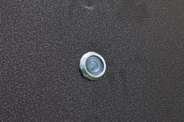 Дверь входная металлические Y1S043C056 2 замка (соты) коричневый 2050x950 мм левая