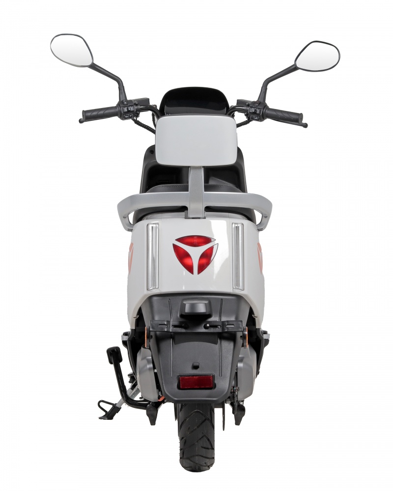 Электроскутер YADEA E8S (white)