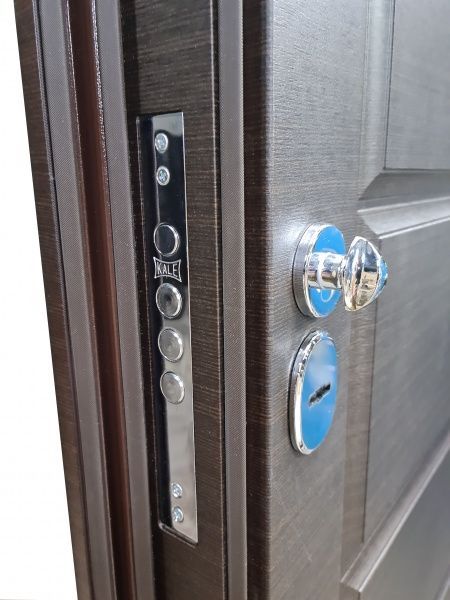 Двері вхідні Булат Гарант 117 венге горизонт темний 2050x850мм праві