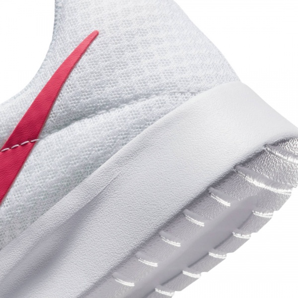 Кросівки Nike TANJUN DJ6257-105 р.37,5 білий